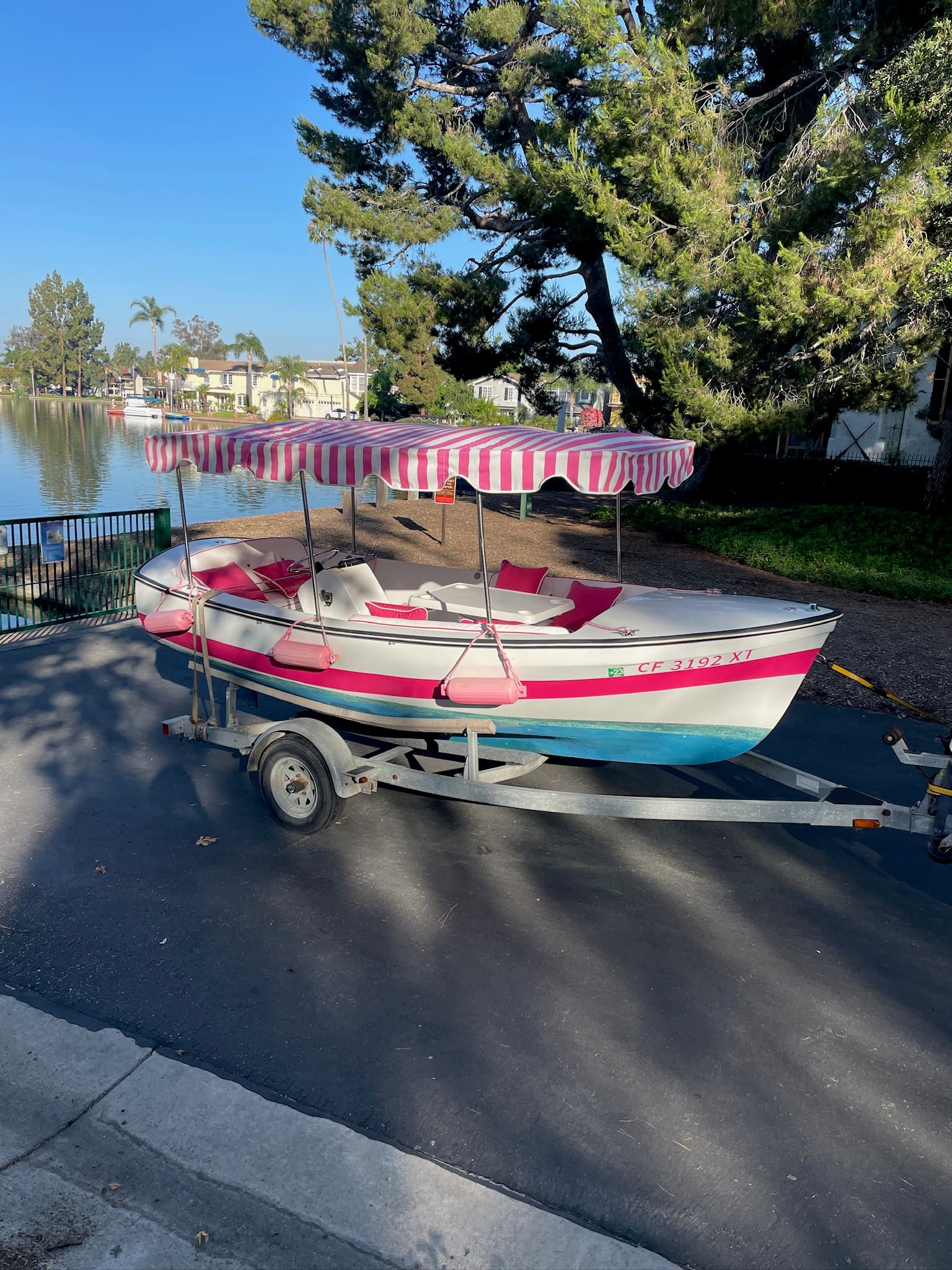 Electric boat delivery and transport service